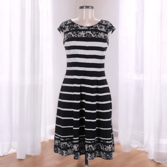 Robbie Bee Black and White Striped Dress | SIZE PM - Picture 1 of 6
